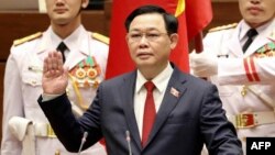 Ông Vương Đình Huệ.