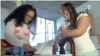 Matilde Carrillo y Zoheny Lugo, consiguieron establecerse en Colombia y hoy trabajan para una oenegé que ayuda a más refugiados venezolanos a radicarse en el país. [Foto: Federico Buelvas, VOA]. 