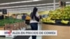 Familias en EEUU modifican hábitos ante el alto costo de los alimentos