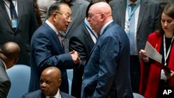 Xitoy va Rossiya diplomatlari BMT Xavfsizlik kengashida, Nyu-York, 23-oktabr, 2023