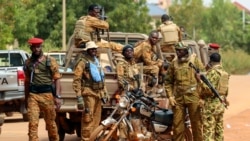 Burkina Faso samarabatigiw ɲɛmɔgɔw "ye mɔgɔ saba minɛ, sanu kilo 28,6 tun bɛ u bolo" Cinkansé, Togo dancɛ la
