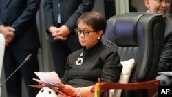  Ngoại trưởng Indonesia Retno Marsudi nói tại Vientiane, Lào, ngày 25/7/2024 tại thượng đỉnh ASEAN: “Một bước đi sai lầm ở Biển Đông sẽ biến một đám cháy nhỏ thành một cơn bão lửa khủng khiếp,” 
