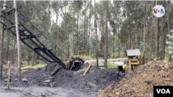 Una máquina para la extracción de carbón en una de las minas en la que fallecieron un grupo de mineros por la explosión de un socavón en marzo. [Foto: Federico Buelvas, VOA]