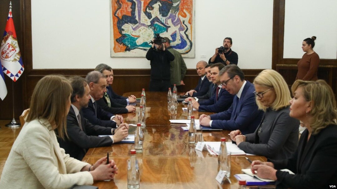 Predsednik Srbije Aleksandar Vučić razgovarao je sa specijalnim izaslanikom EU za primenu sankcija Dejvidom O'Salivenom
