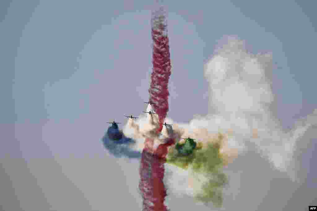 Emirati elite aerobatic flying team Fursan Al Emarati of the United Arab Emirates Air Force performs during the aviation event 11th Athens Flying Week over Tanagra air base in Schimatari, north of Athens, Greece, Sept. 3, 2023.