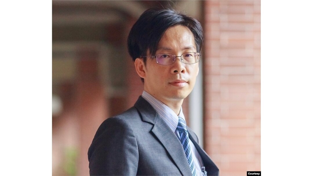 台灣國立中山大學政治所所長劉正山