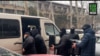 Qirg'izistonda yetakchi media tintuv qilingan, jurnalistlar tergovda 