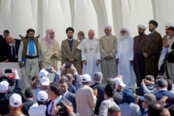 El papa Francisco asiste a una oración interreligiosa en el antiguo sitio arqueológico de Ur, cerca de Nassiriya, Irak, el 6 de marzo de 2021.