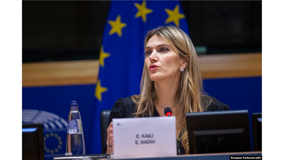 Grčka političarka i potpredsednica Evropskog parlamenta Eva Kaili govori na dodeli Evropskih književnih nagrada u Briselu, 7. decembra 2022.