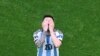 La estrella del fútbol argentino, Lionel Messi, reacciona con frustracción durante el partido de su selección contra Arabia Saudita en el Mundial de Qatar el 22 de noviembre de 2022.