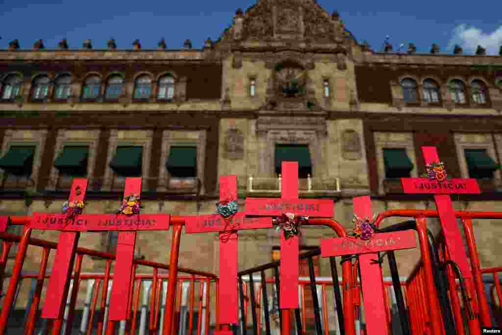Las activistas piden a los legisladores que aprueben un Código Penal Único que defina la figura del feminicidio y sus sanciones.
