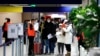중 외교부 “중국발 여행객 코로나 입국 제한 수용 불가…상응 조치 취할 것”