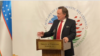 Daglas Jekson, "Project C.U.R.E." xayriya tashkiloti rahbari O'zbekistonning Vashingtondagi elchixonasidagi tadbirda so'zlamoqda, 13-dekabr, 2022