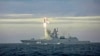 資料照片: 2022年5月28日俄羅斯從巴倫支海的一艘護衛艦上發射一枚新型「鋯石」高超音速巡航導彈