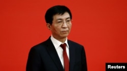 中共中央政治局常委會成員王滬寧在中共二十大閉幕後與媒體見面。（路透社2022年10月23日）