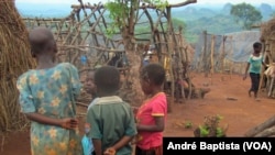 Crianças moçambicanas no campo de refugiados, Malawi. 