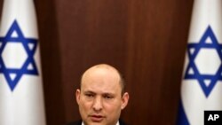 Premye Minis Israelyen an Naftali Bennett pandan yon reyinyon kabine a nan biwo Premye Minis la nan vil Jerusalem, Dimanch 6 Mas 2022.