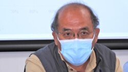 香港民意研究所副行政總裁鍾劍華批評新任議員“離地”， 質詢的議題並無涉及香港人最關注的“洪門宴”事件， 只是針對懲處國泰航空，有“護短”之嫌。(美國之音 湯惠芸拍攝)