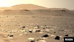 “毅力號”在火星上拍攝到的“機智號”第三次飛行。 (2021年4月25日)
