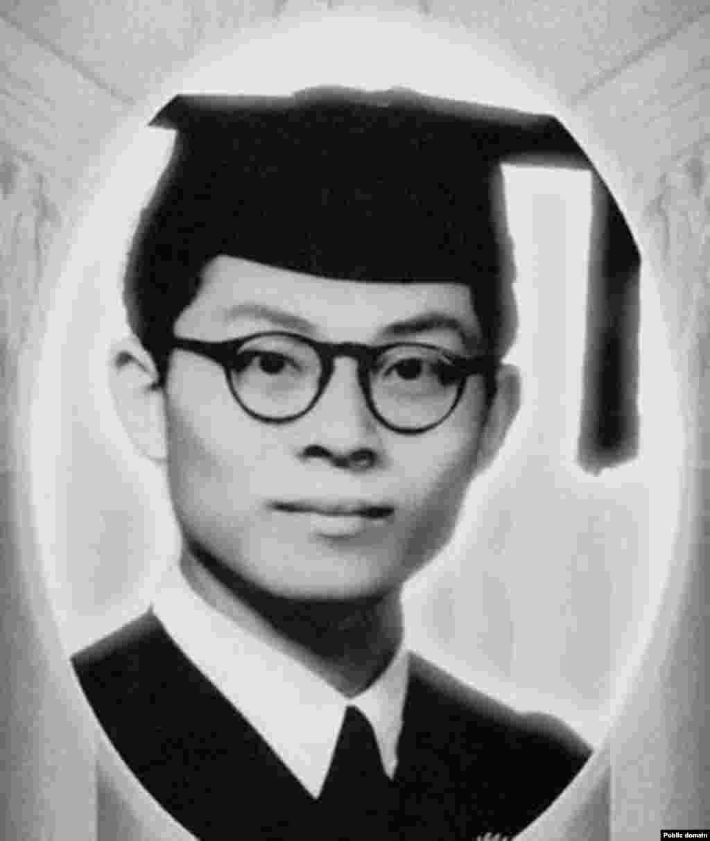 江泽民1947年的毕业照