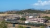 Fotografija američke mornarice pokazuje šatore u bazi Gvantanamo, koji su postavljeni kao dio američke misije o proširenju tamošnjih kapaciteta za prihvat ilegalnih imigranata, 8. februara 2025. (Foto: AFP/US Navy)