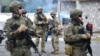 Pripadnici KFOR-a na prelazu Jarinje (Foto: Reuters)