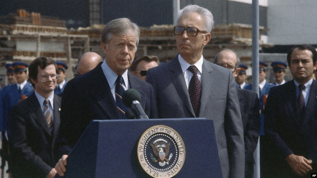 ARHIVA - Bivši američki predsednik Džimi Karter u Beogradu sa predsedavajućim Predsedništva SFR Jugoslavije Cvjetinom Mijatovićem, jun 1980. (Foto: AP)