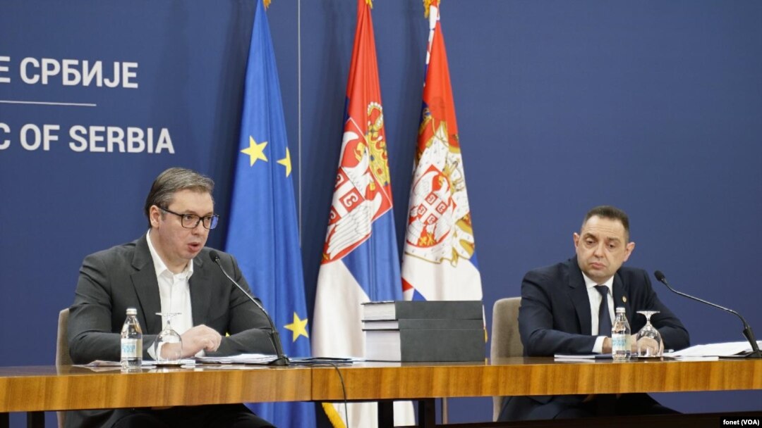 Predsednik Srbije Aleksandar Vučič i Aleksandar Vulin dok je bio ministar policije na konferenciji za novinare posle sednice Saveta za nacionalnu bezbednost