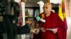 པེ་ཅིང་གི་རྩེད་འགྲན་ལ་འགོག་རྒོལ་གནང་བར་སྤྱི་འཐུས་ནས་བསྔགས་བརྗོད་གནང་པ།