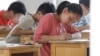 2020年7月7日中國河南省平頂山市寶豐縣一名學生在高考第一天參加考試