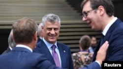 Predsednici Kosova i Srbije, Hašim Tači i Aleksandar Vučić, sa predsednikom Evropskog saveta Donaldom Tuskom