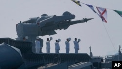 印度海軍艦艇上裝備的艦對艦導彈。 （美聯社資料照）