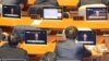 Južnokorejski poslanici u glavnoj konferencijskoj sali Narodne skupštine u Seulu, 4. decembar, 2024. (Foto: AFP/YONHAP)