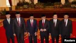Menkpolhukam Luhut Panjaitan (kedua dari kiri). (Foto: dok.)