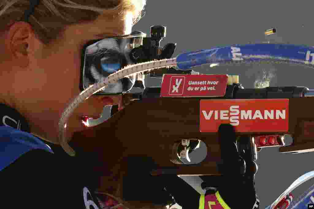 Ingrid Landmark Tandrevold of Norway shoots during the women's 10 km pursuit race at the Biathlon World Cup in Hochfilzen, Austria, Dec.19, 2020.