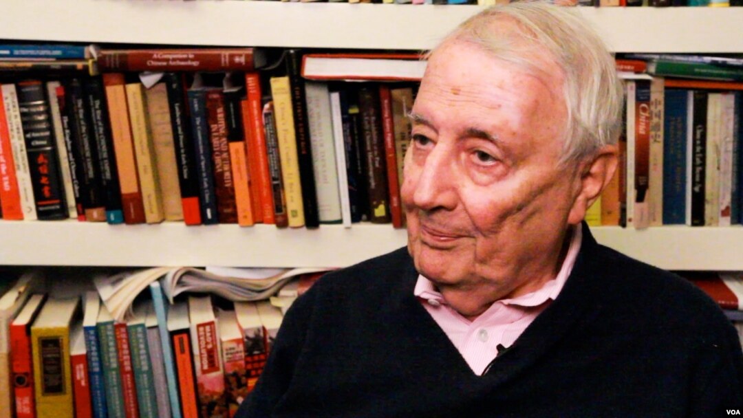 權威學者馬若德(Roderick MacFarquhar)在哈佛大學接受美國之音專訪