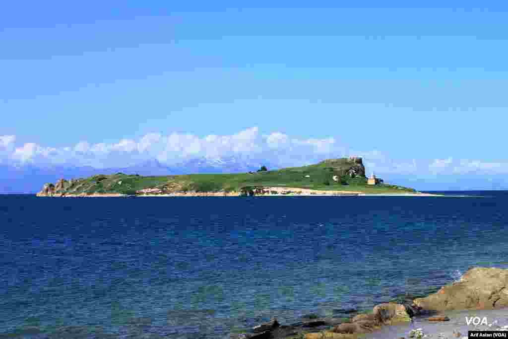 Çarpanak Island or Ktuts Island