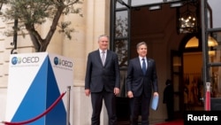 Antony Blinken alipokutana na Katibu Mkuu wa OECD Mathias Cormann wa Ufaransa, makao makuu ya OECD Ufaransa, Juni 25, 2021.Andrew Harnik/Pool via REUTERS