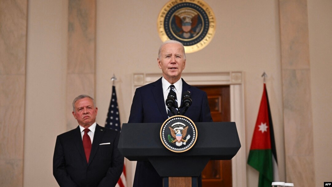 Američki predsednik Džo Bajden govori na zajedničkoj konferenciji za novinare sa jordanskim kraljem Abdulahom u Vašingtonu (Foto: Jim WATSON / AFP)