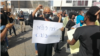 Rosana Almeida, jornalista cabo-verdiana, em manifestação pela liberdade de imprensa na Cidade da Praia, Cabo Verde. 4 de Fevereiro