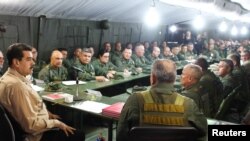 Diosdado Cabello, figura clave en el gobierno en disputa de Venezuela, desestimó las informaciones de que se había reunido con funcionarios de EE.UU. y las calificó como “mentira” y “manipulación”. 