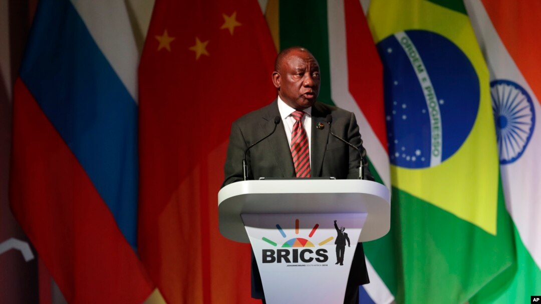 Rais wa Afrika Kusini Cyril Ramaphosa akihutubia katika ufunguzi wa mkutano wa BRICS Johannesburg, Afrika Kusini,Julai 25, 2018.