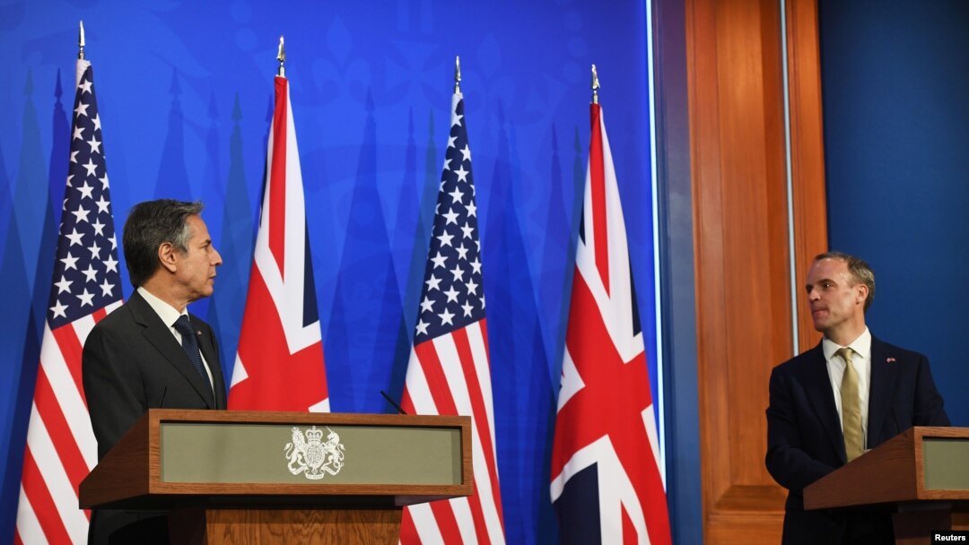 Waziri wa Mambo ya Nje wa Marekani Antony Blinken na mwenzake wa Uingereza Dominic Raab.
Chris J Ratcliffe/Pool via REUTERS