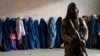 Los talibanes dicen que es absurdo acusarlos de discriminación de género