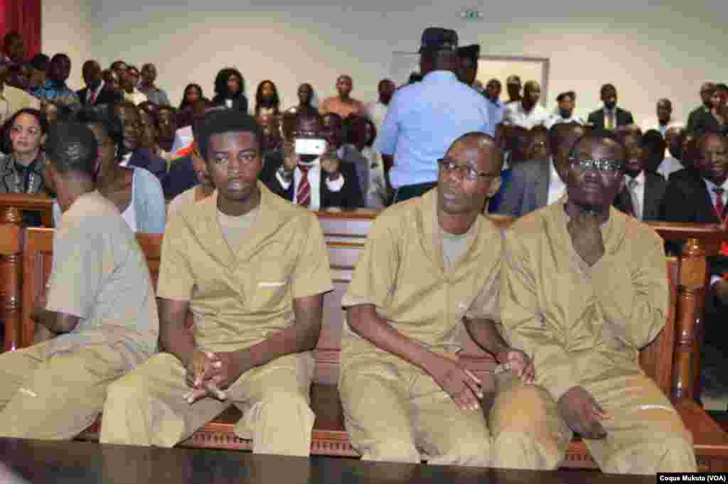 Activistas angolanos em tribunal no primeiro dia de julgamento em Luanda. Angola, Nov 16, 2015