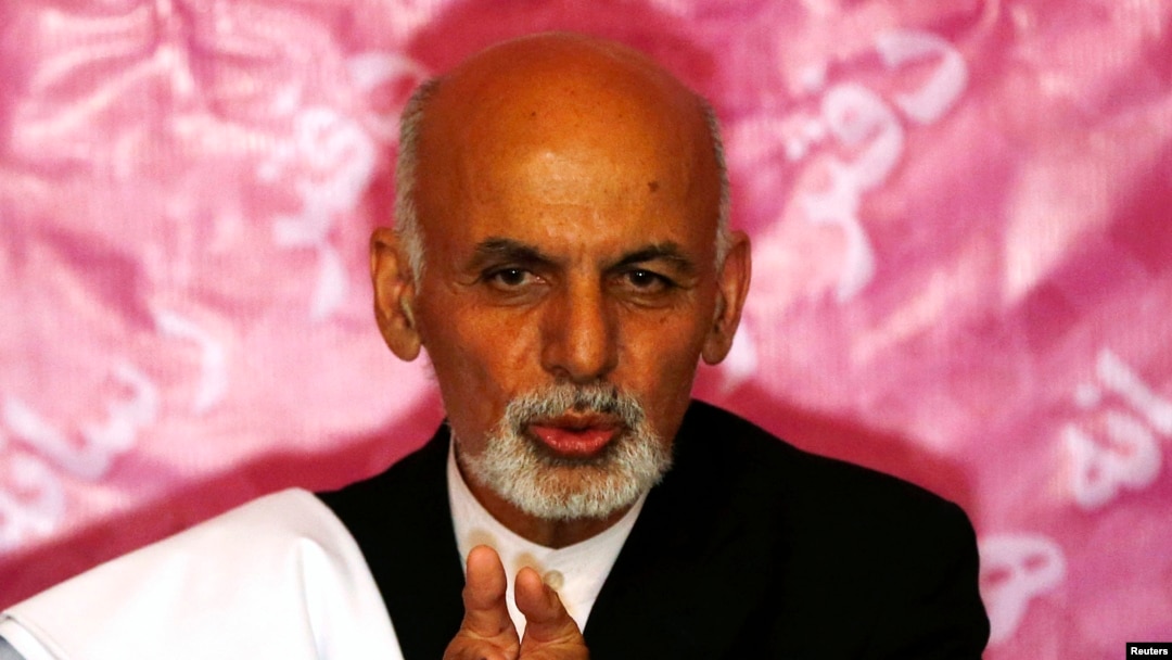 Former finance minister Ashraf Ghani speaks during a news conference in Kabul April 13, 2014.