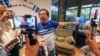 ARCHIVO - El periodista nicaragüense Miguel Mora habla a la prensa después de ser liberado de prisión, en Managua, en junio de 2019. El entonces precandidato presidencial fue arrestado nuevamente en 2021 y fue expulsado de su país el 9 de febrero de 2023. (ARCHIVO: AP)