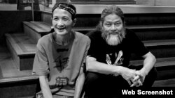 中國廣州詩人吳明良（筆名：浪子，左）和獨立中文作家筆會創會人之一孟浪（網絡圖片）