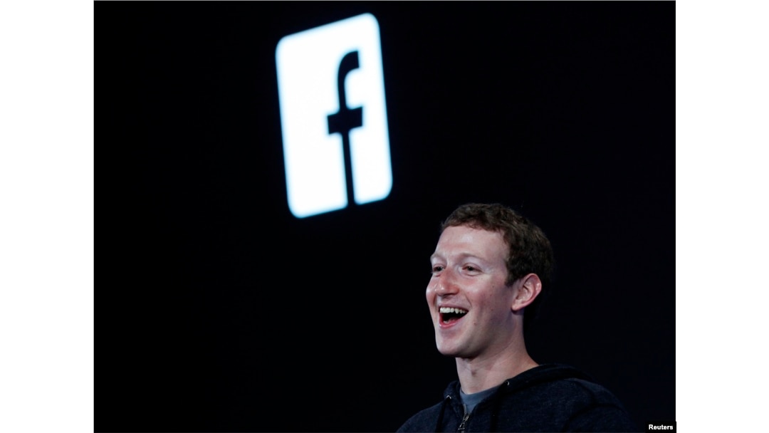Mark Zuckerberg introduces 'Home' a Facebook app suite during a press event in Menlo Park, California, Apr. 4, 2013.