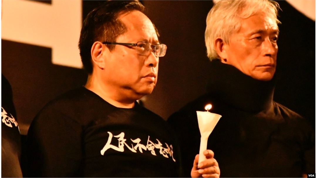 香港支聯會主席何俊仁(左)。(美國之音湯惠芸攝)